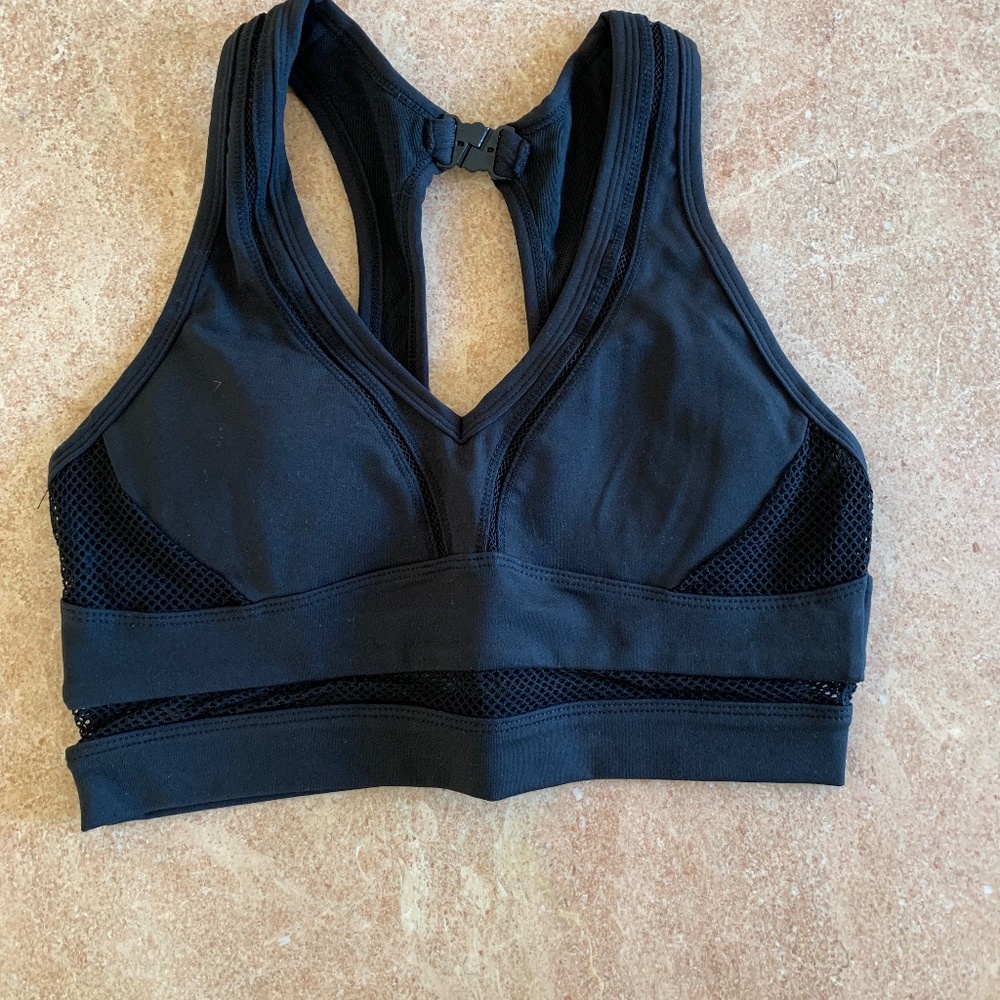 Black workout bra